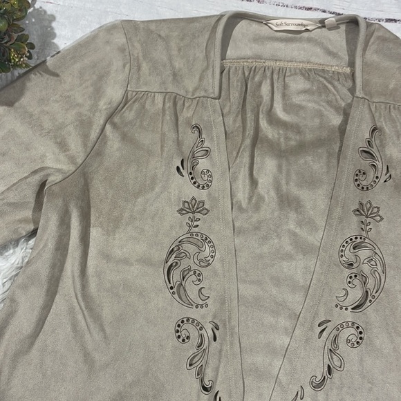 Soft Surroundings Suede Tan Laser Cut Paisley Florentine Ultra Soft Topper - Picture 10 of 13